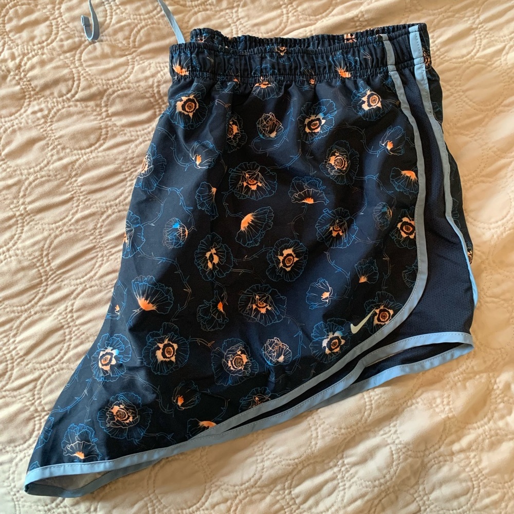 Nike Navy Flower Tempo Shorts 3X Women’s Like New